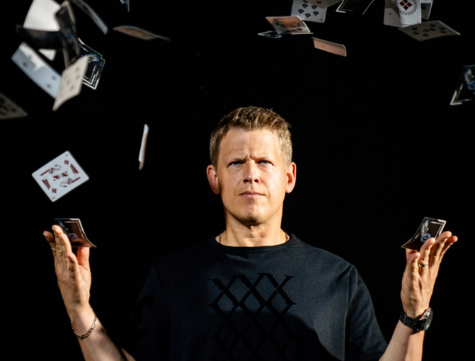 Photo of magician Rick Smith Jr.